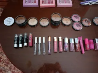 Surtido maquillaje