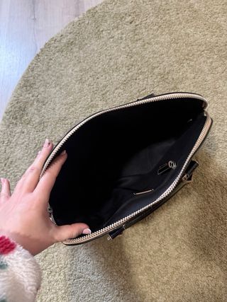 Bolso charol negro Mango