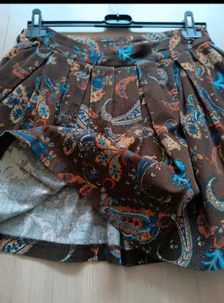 Falda estampada marrón y multicolor