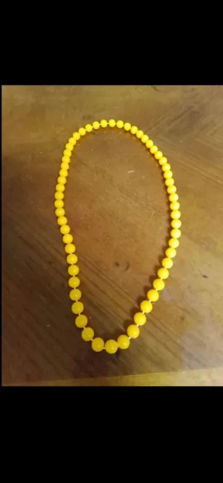 Collana con perle gialle