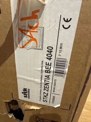 Fregadero negro de plástico