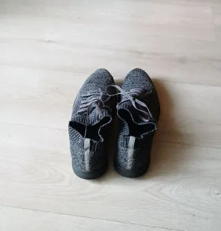 Zapatillas grises juveniles