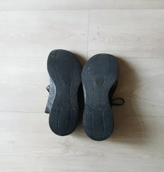 Zapatillas grises juveniles