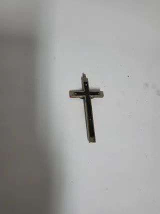 Colgante Cruz Cristo Plateado y Negro