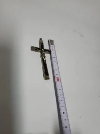 Colgante Cruz Cristo Plateado y Negro