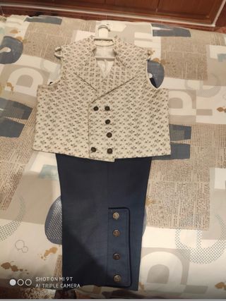 Conjunto Fallero Chaleco talla 52 y pantalon talla