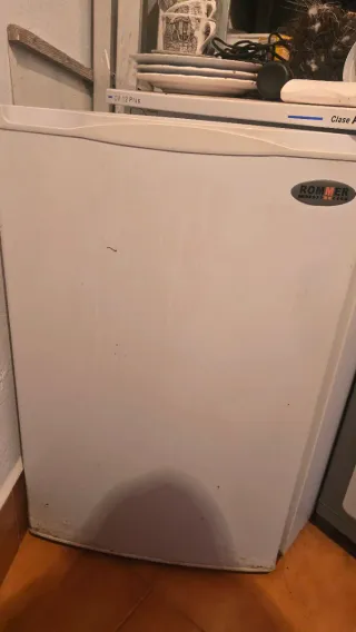 Congelatore verticale a 4 cassetti