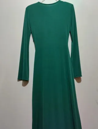 Abito lungo verde con cut-out