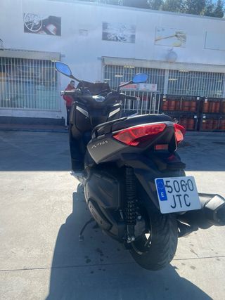 Yamaha X max 400 Gris