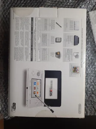 Nintendo 3DS Super Mario 3D Land Pack Ice White