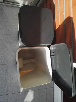 2 Cubos de Basura con Pedal Beige