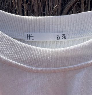 Sudadera fina blanca y rosa