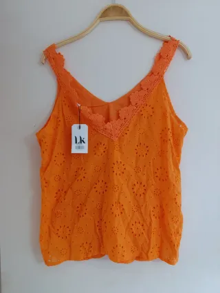 Camisa tirantes naranja con encaje
