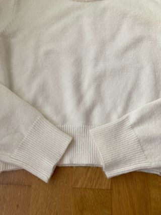 Jersey Bershka beige corto talla S