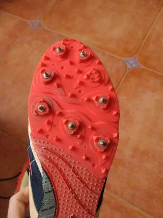 Zapatillas de clavos para atletismo