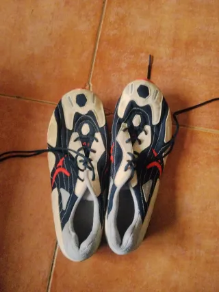 Zapatillas de clavos para atletismo