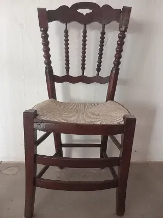 Silla Castellana de madera rústica