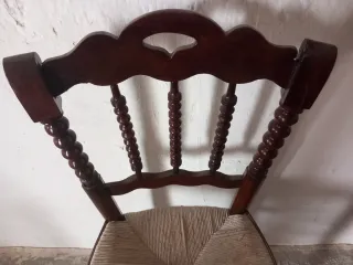 Silla Castellana de madera rústica