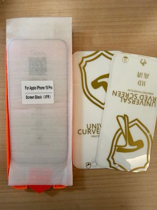 Set de fundas y protectores iPhone 15 Pro