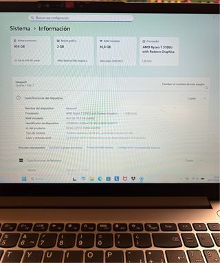 Portátil Lenovo Plata y Negro