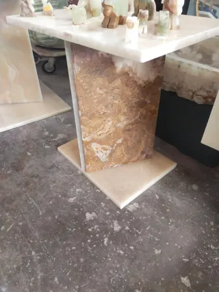 Columna de Onix Miel Transparente.