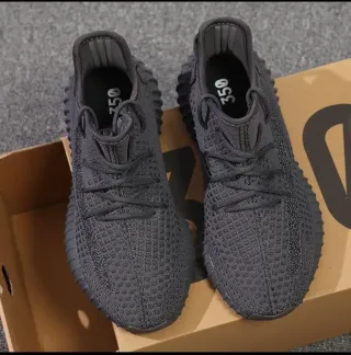 Adidas Yeezy 350 Boost