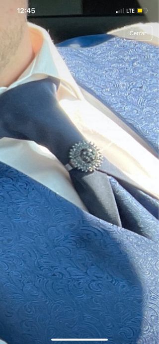 Traje de novio o evento especial azul