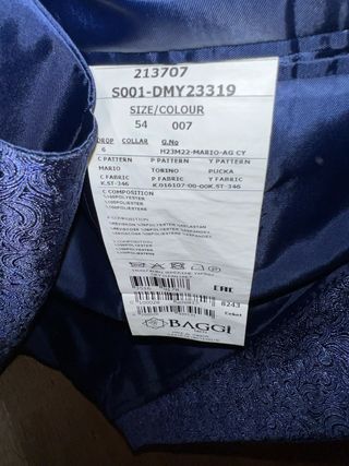 Traje de novio o evento especial azul