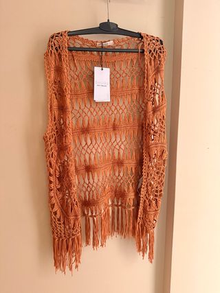 Kimono calado Bershka flecos terracota
