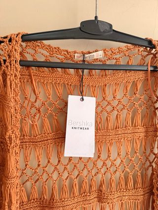 Kimono calado Bershka flecos terracota
