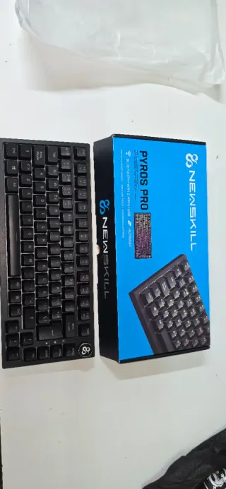 Teclado Newskill Pyros Pro RGB