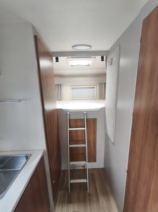 AUTOCARAVANA CAPUCHINA RIMOR HYGGE 5 - REBAJADA