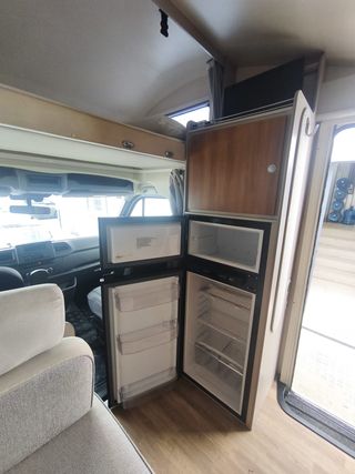 AUTOCARAVANA CAPUCHINA RIMOR HYGGE 5 - REBAJADA