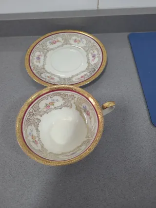 Taza y plato de café de porcelana