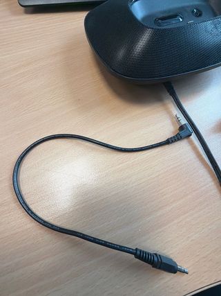 Altavoz JBL OnBeat con clavija jack