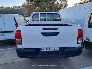 TOYOTA HILUX 2.4 D-4D Cabina Doble GX