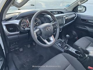 TOYOTA HILUX 2.4 D-4D Cabina Doble GX