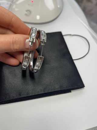 Pendientes aro con cristales plateados