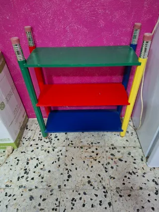 Estantería infantil de colores