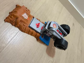 Hot Wheels Monster Trucks Pista