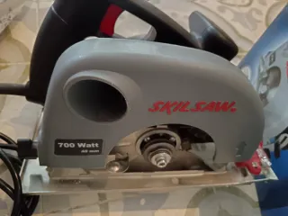 Sierra Circular Skil 700W con visor