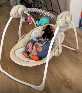 Columpio bebé Ingenuity Cozy Kingdom