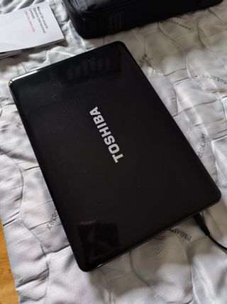 Portátil Toshiba Satellite L500 Negro
