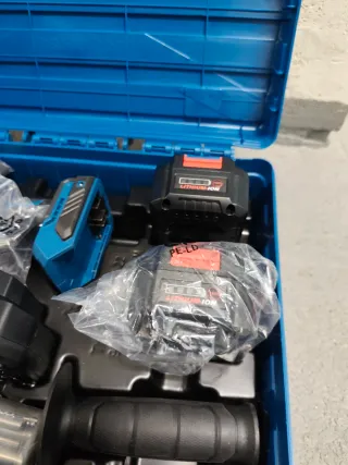 Taladro Percutor Inalámbrico DongCheng