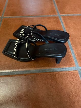 Sandalias Pull&Bear tacón estampado animal