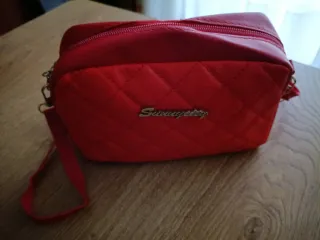 Bolso rojo acolchado