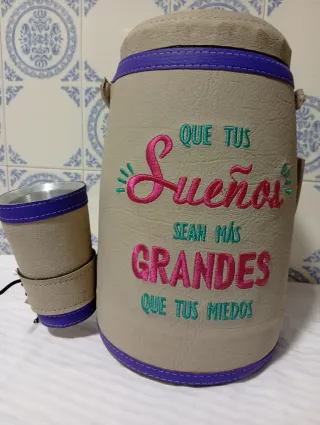 Termo de agua forrado en cuerina