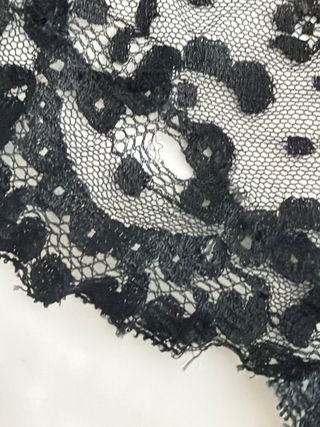 Mantilla de encaje negro