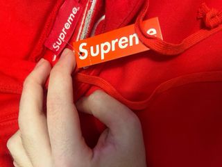 Sudadera Supreme Roja Logo Blanco