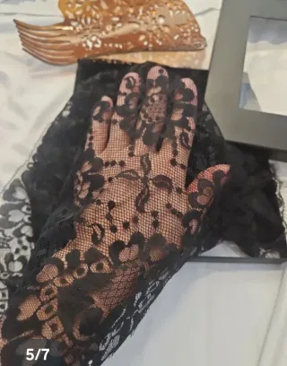 Mantilla madrina, peineta y guantes